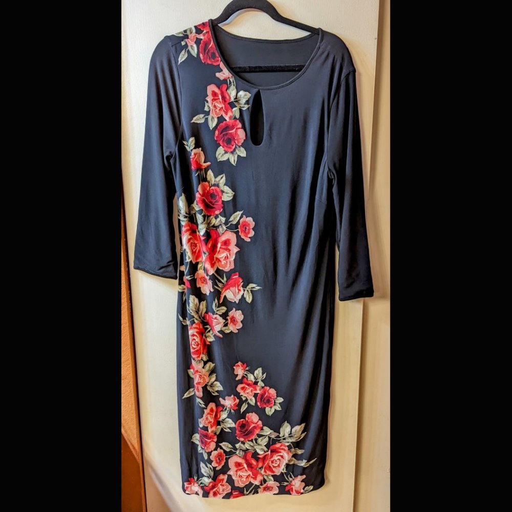 White House Black Market ¾ Sleeve Reversible Floral-To-Solid Black Dress